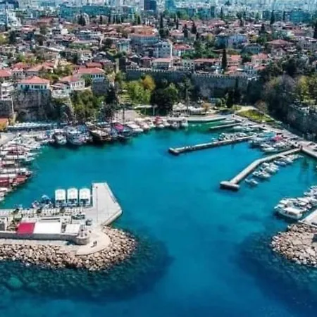 Tarihi Kaleici Muhtesem Dizayn Huzurlu Keyifli Teras Keyifli Oezel Ev Accommodatie bij particulieren Antalya
