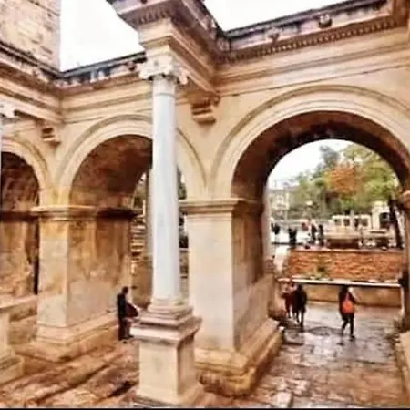 Homestay Tarihi Kaleici Muhtesem Dizayn Huzurlu Keyifli Teras Keyifli Oezel Ev Antalya
