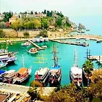 Tarihi Kaleici Muhtesem Dizayn Huzurlu Keyifli Teras Keyifli Oezel Ev Homestay Antalya