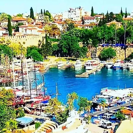Tarihi Kaleici Muhtesem Dizayn Huzurlu Keyifli Teras Keyifli Oezel Ev 民宿